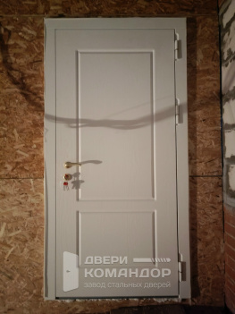 Металлическая входная дверь с терморазрывом  шпон / шпон с порогом из нержавейки